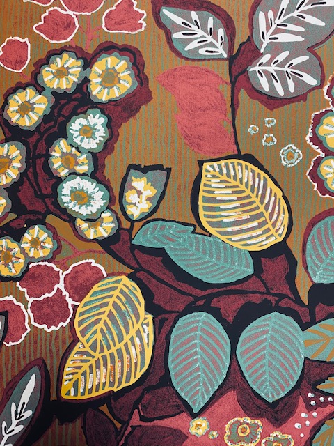 Papier peint florale avec des feuilles de multiple couleurs