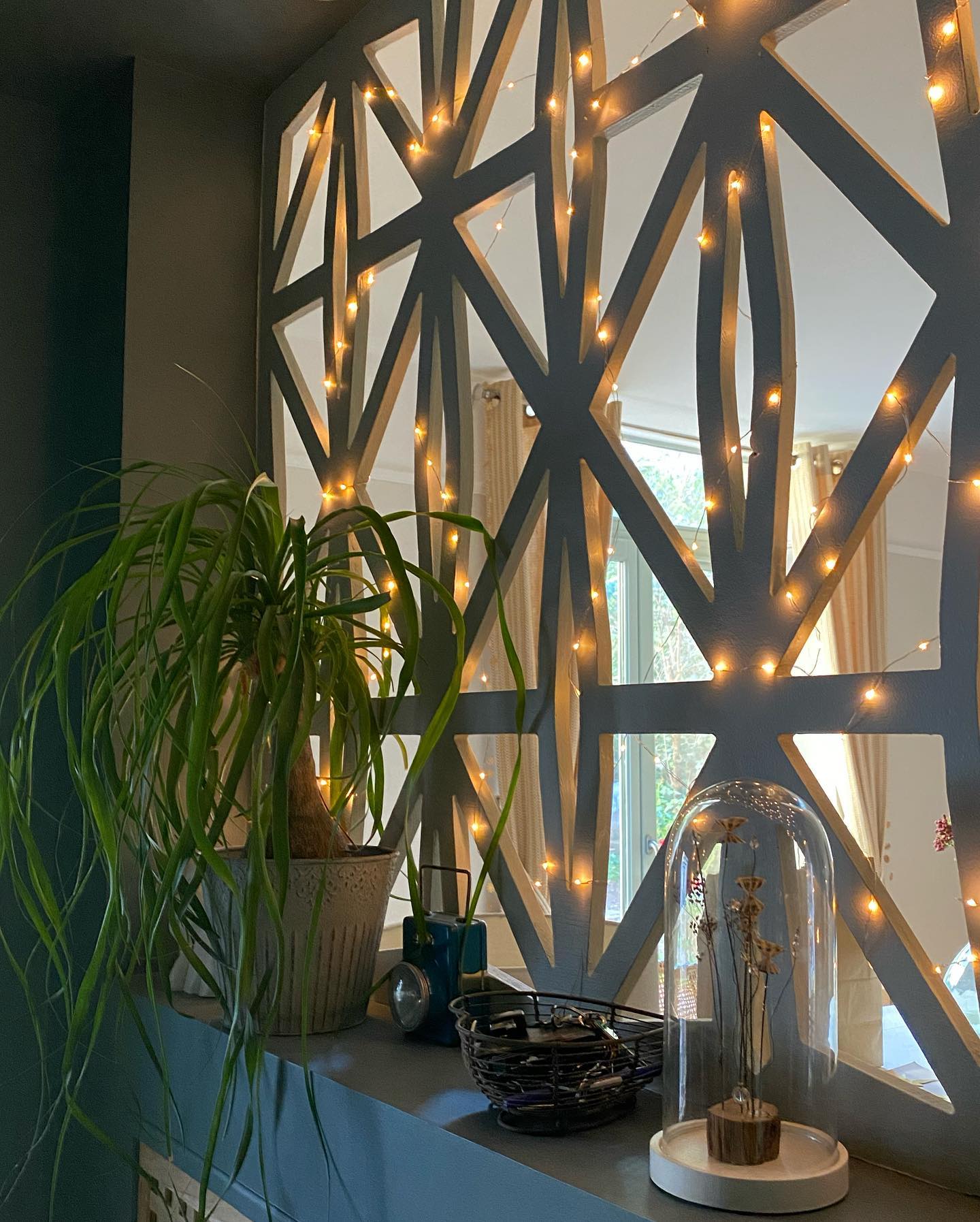 Claustra et guirlande