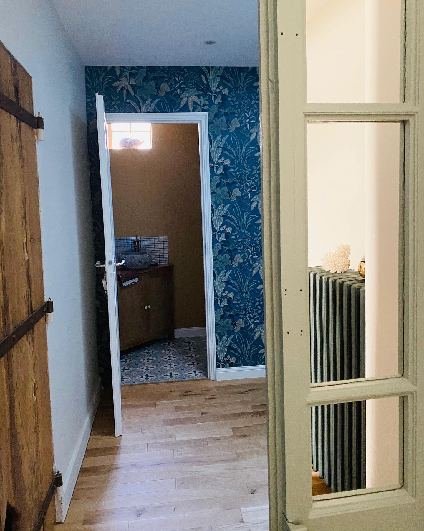 Papier peint style anglais, intérieur authentique