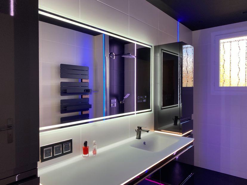 Salle d'eau déco en noir et blanc