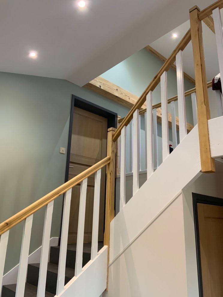 rénovation maison garde corps bois et blanc