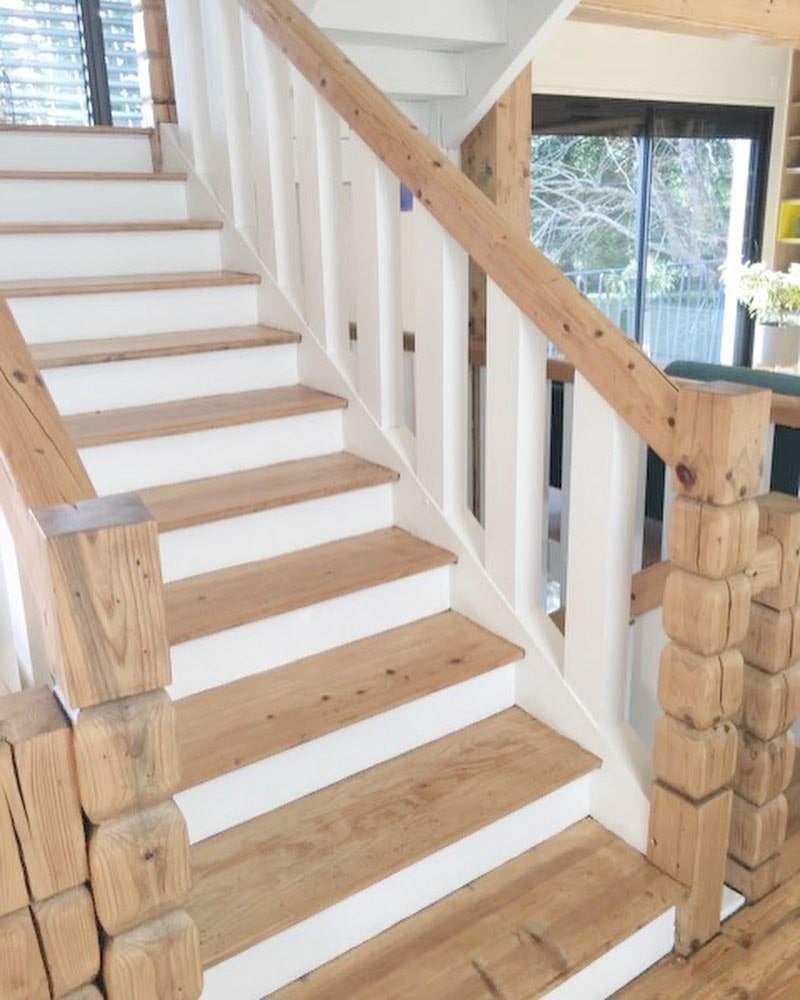 rénovation escaliers bois et blanc