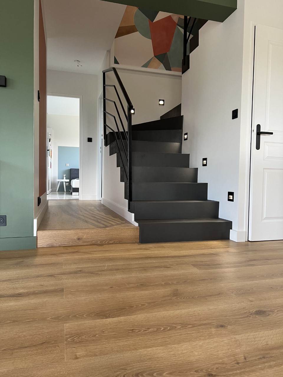 rénovation parquet escalier béton ciré déco murs