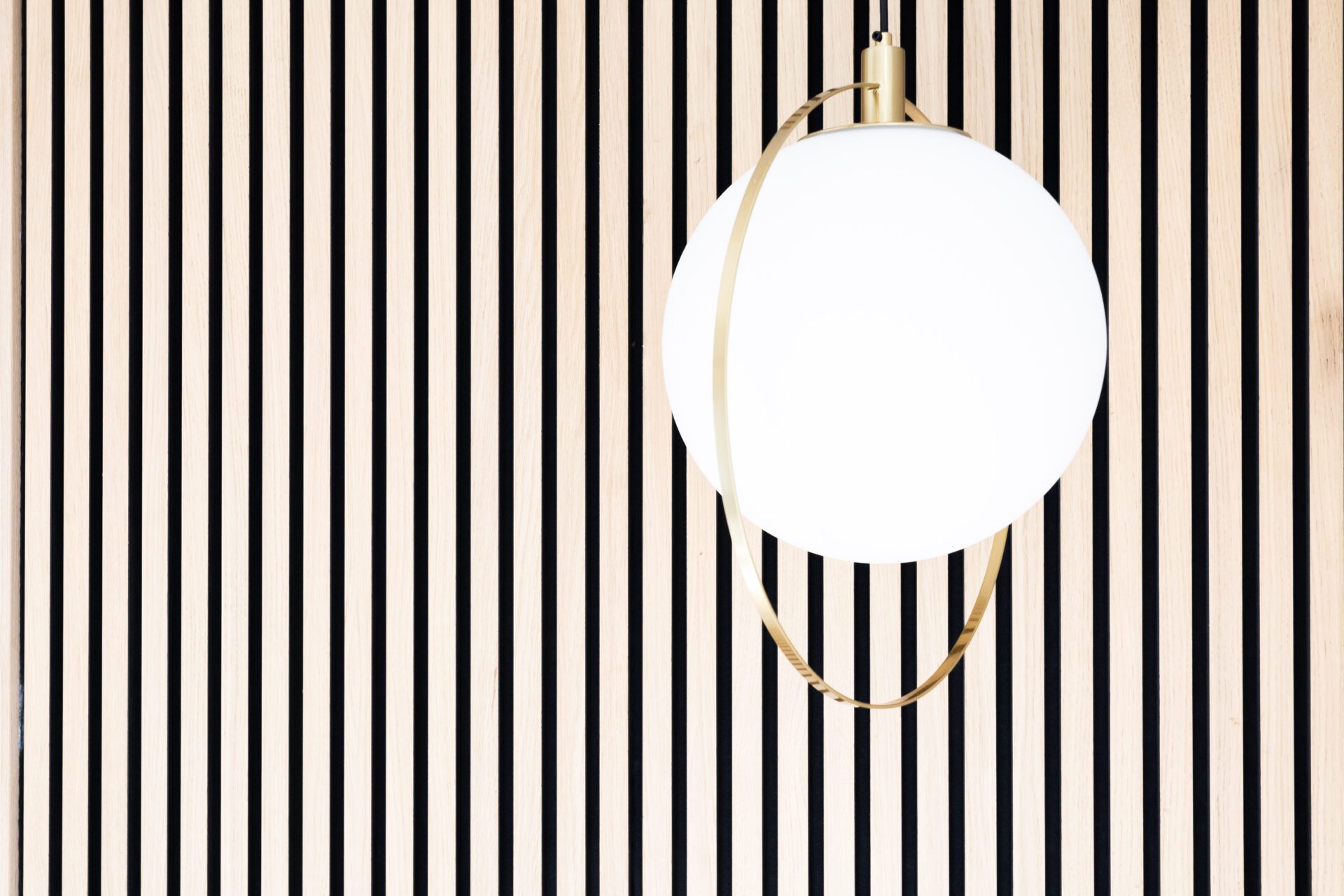 zoom suspension globe